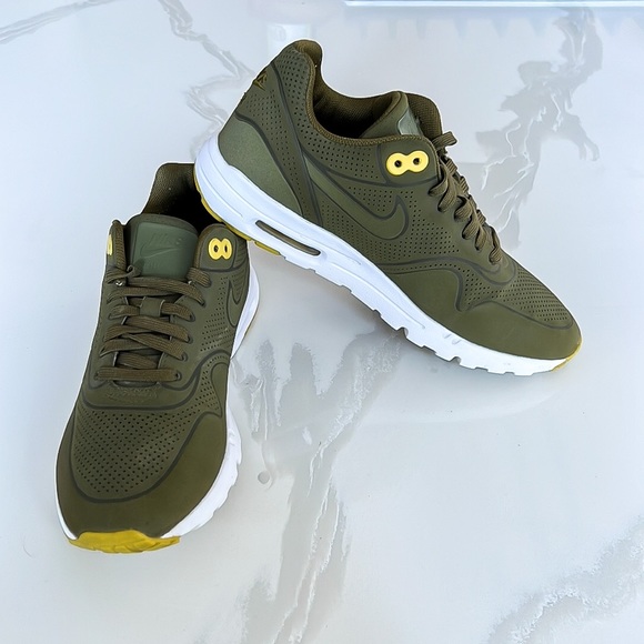 Nike Air Max Ultra Moire Olive Flak Womens Sz Womens 704995-303